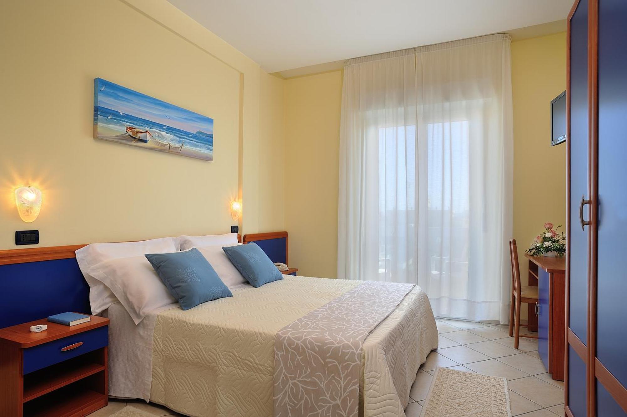 Hotel Riviera B&B Misano Adriatico Exterior photo