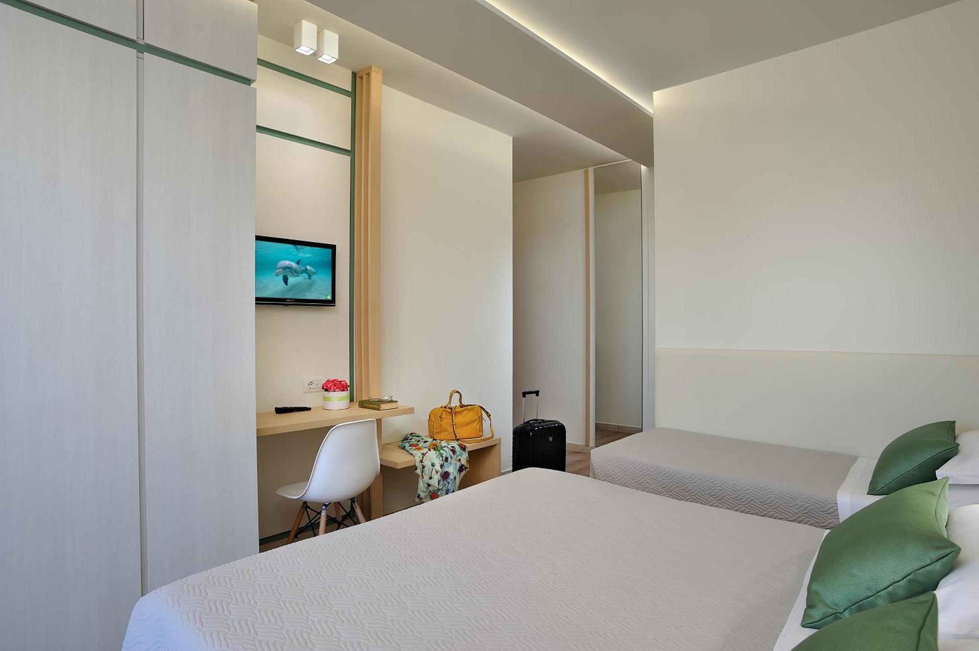 Hotel Riviera B&B Misano Adriatico Exterior photo