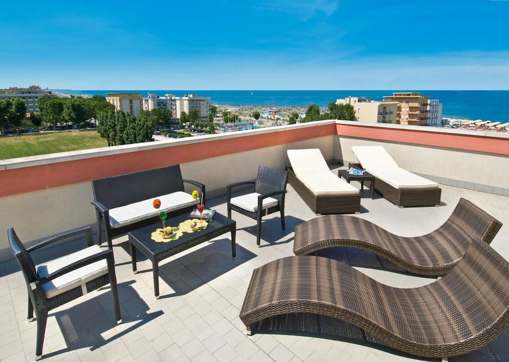 Hotel Riviera B&B Misano Adriatico Exterior photo