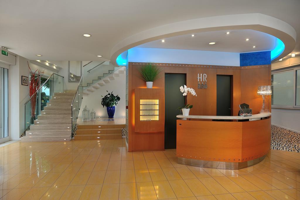 Hotel Riviera B&B Misano Adriatico Exterior photo